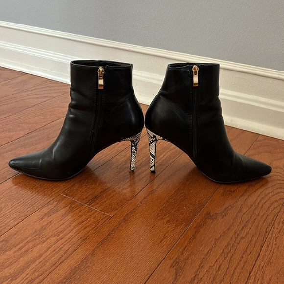 Black snake pointed toe ankle boots - Picture 2 of 5